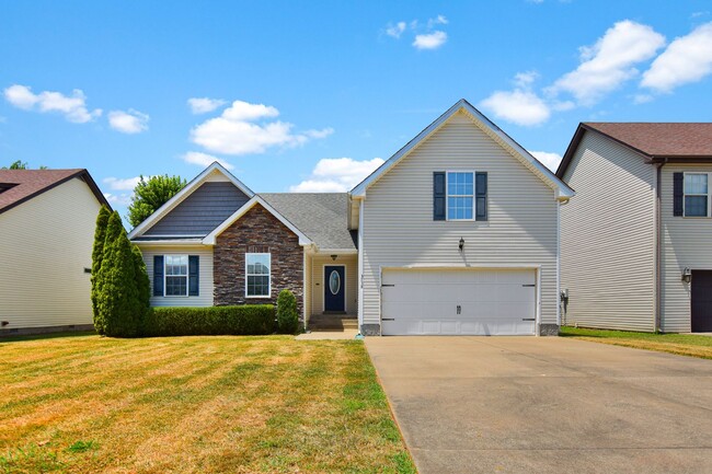 Building Photo - Pet Friendly Three Bedroom with Bonus! Rental