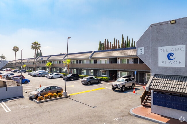 Del Amo Place Apartments Homes
