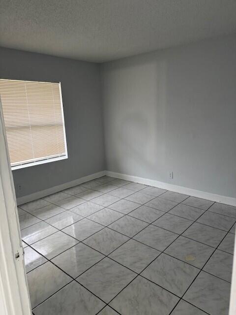 Photo - 5865 Aurora Ct