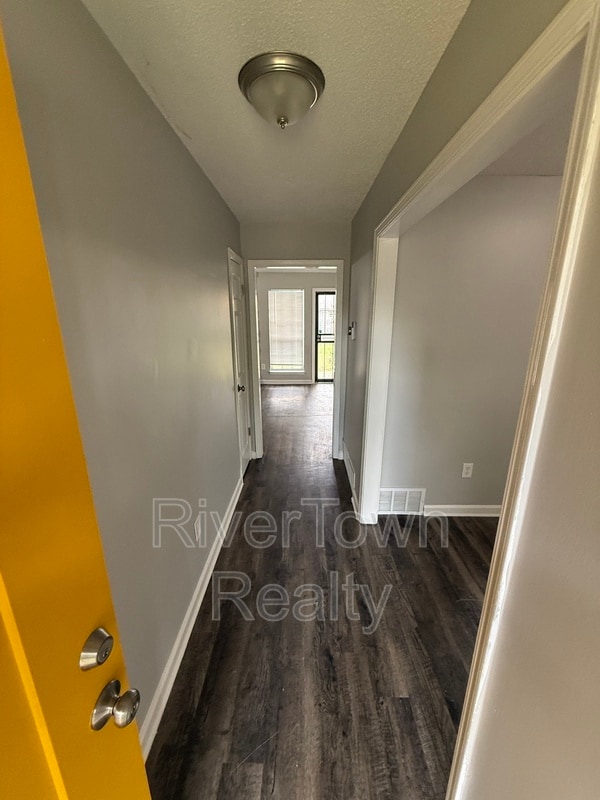 Building Photo - 4625 Crestfield Rd
