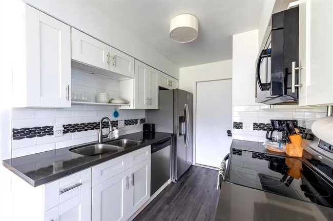 Photo - 9715 Dallum Dr