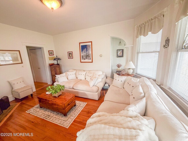 Photo - 47 Burlington Ave Unit 3