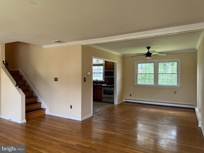 119 Forsythia Dr