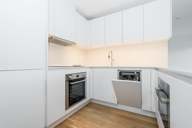 Photo - 240 Oriole Pkwy Unité 503