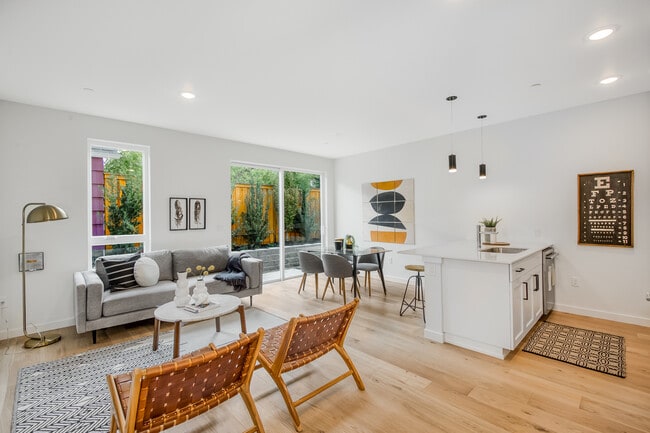 Photo - Fremont Villas Apartments