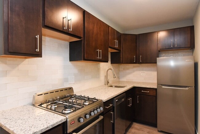 448 W Barry Ave Unit 902