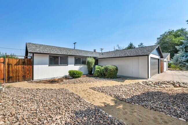 Photo - 785 Casazza Dr