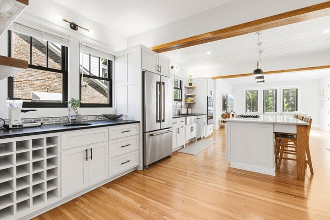 Photo - Luxury Downtown Home
