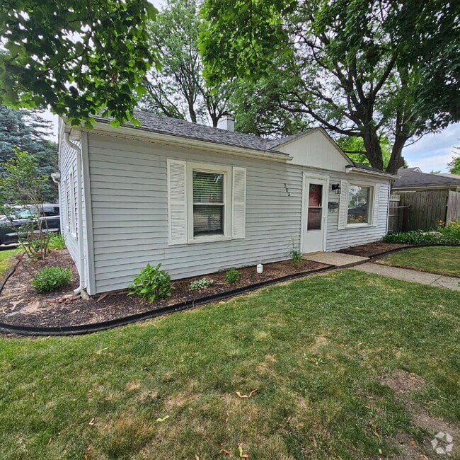 Building Photo - Charming 2-Bedroom Ranch in Royal Oak – Co... Rental