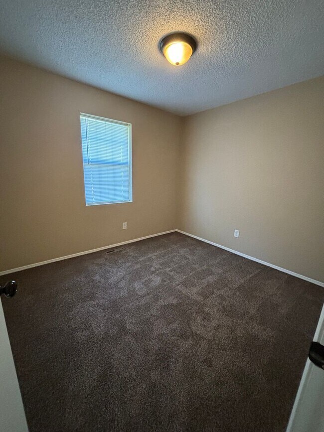 Adorable 3 bedroom 1.5 bathroom 1 car House House Rental in