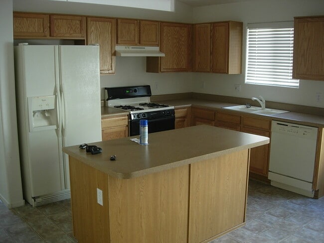 Photo - 10462 E Chelan St