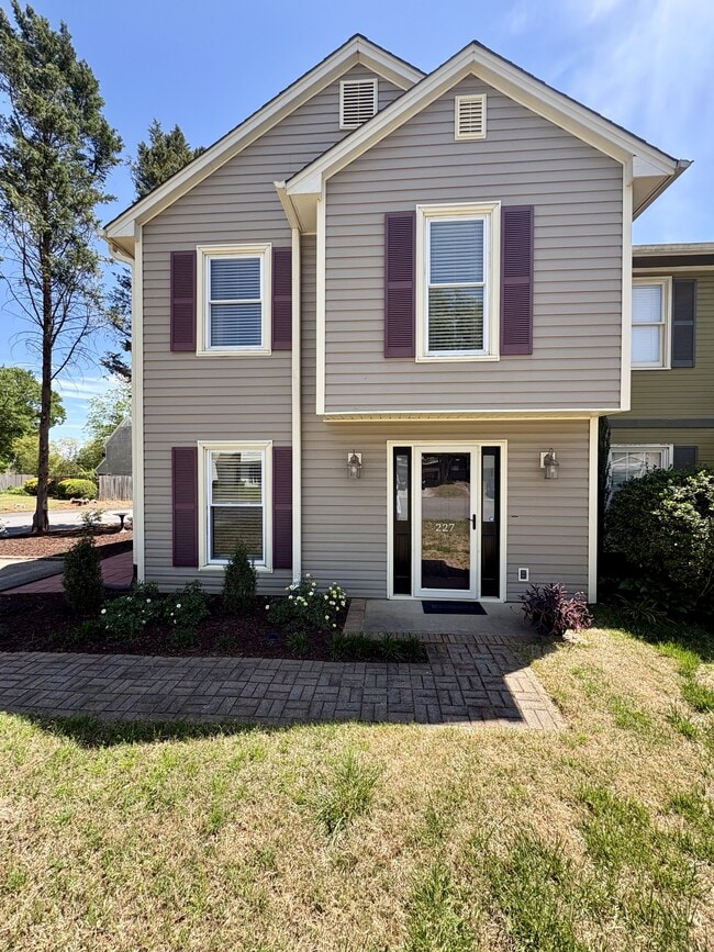 Building Photo - 227 Old Towne Rd