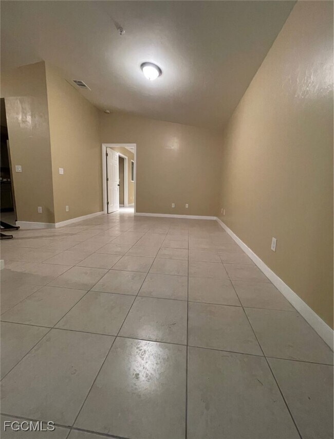 Photo - 621 Joel Blvd Unit 102