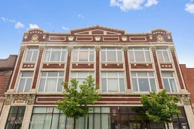 Building Photo - 2544 W North Ave