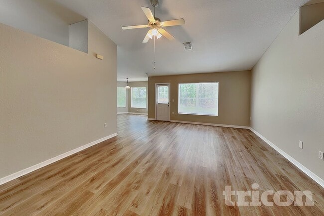 Photo - 8 Matricaria Ct