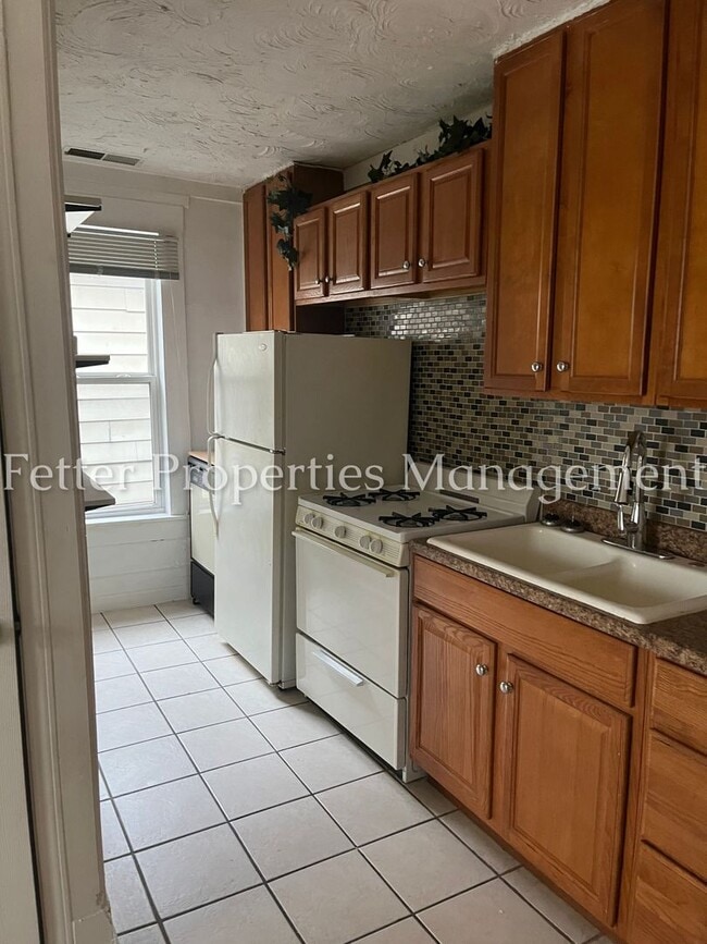 Photo - 660 Unit B