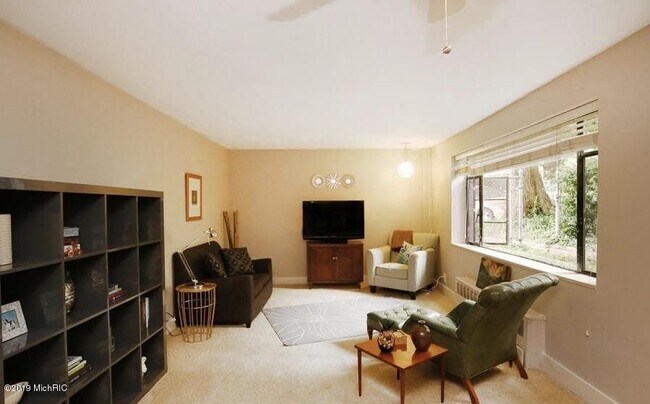 Photo - 505 Cherry St SE Unit 103