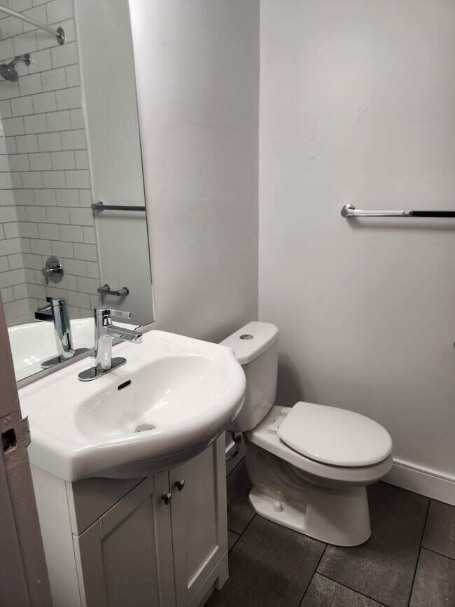 Photo - 21 Stirling Ave S Unit 22