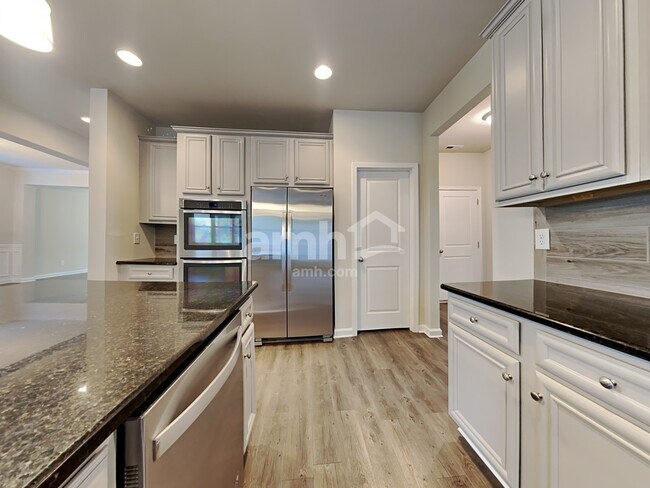 Photo - 235 Hickory Pointe Dr