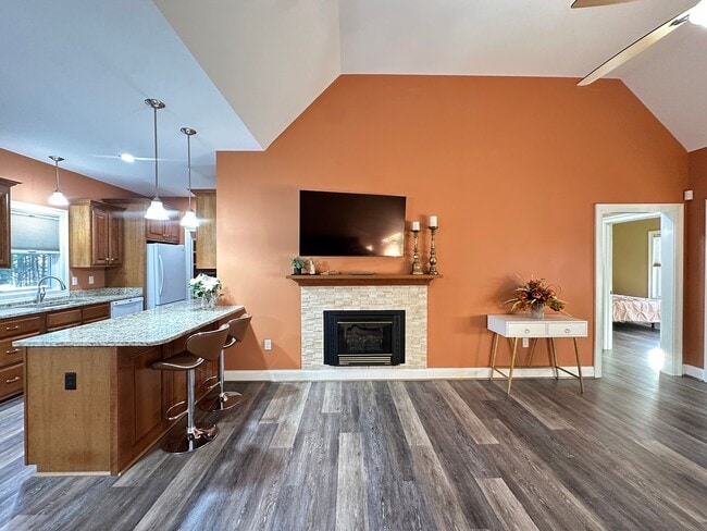 Photo - Lovely Custom Built Home with 2 Car Garage and Lots of Privacy