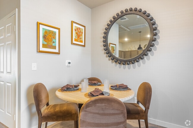 1BR, 1BA - 707SF - Dining Room - Palomino Pointe