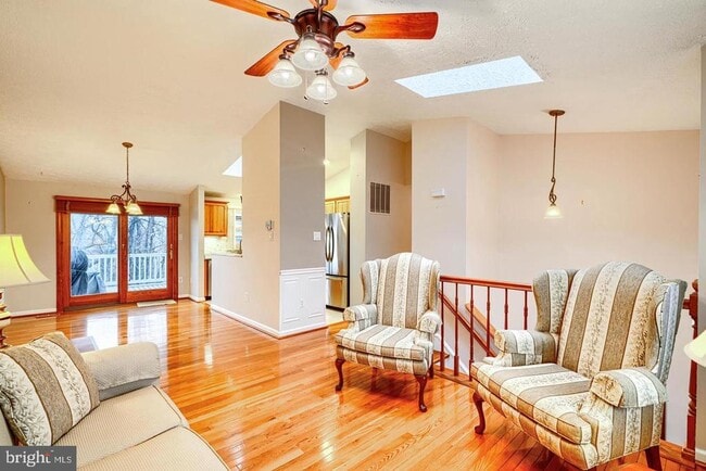 Photo - 8908 Goldentree Ln