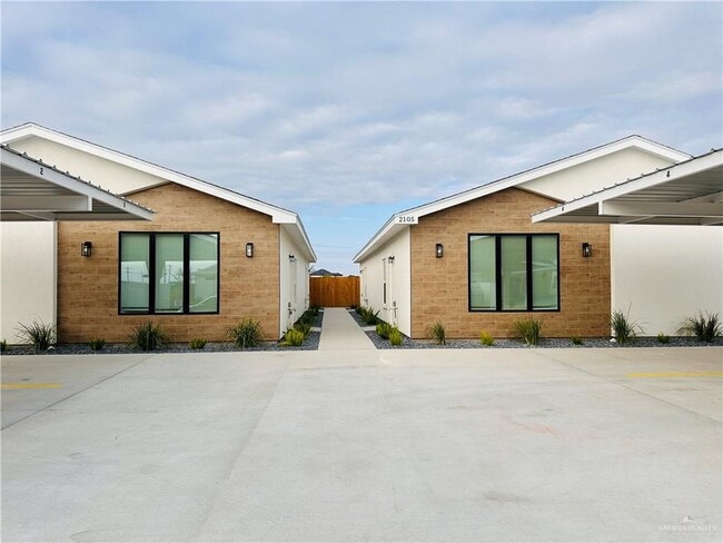 Building Photo - 14 E Viviana St Unit 1