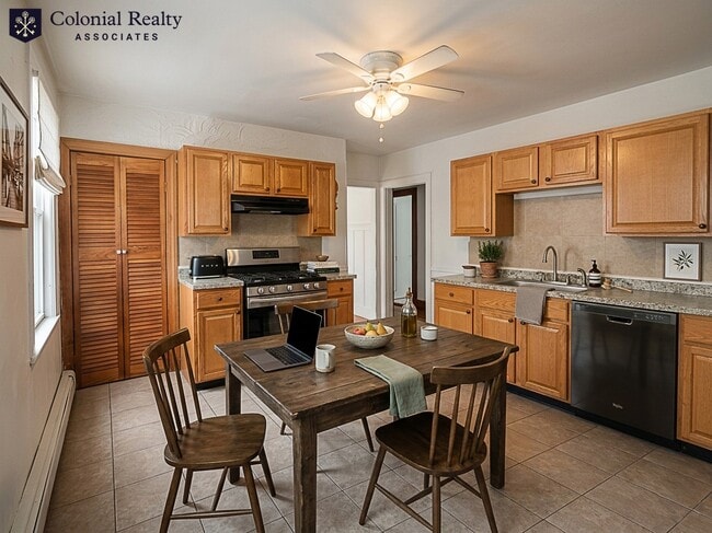 Photo - 94 Boylston St