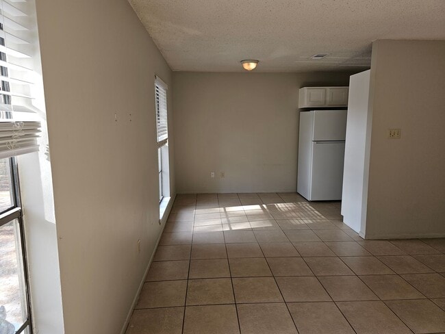 Photo - Available Now! Unidad G