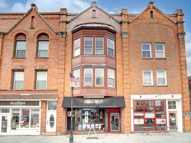 26 Division St Unit 3