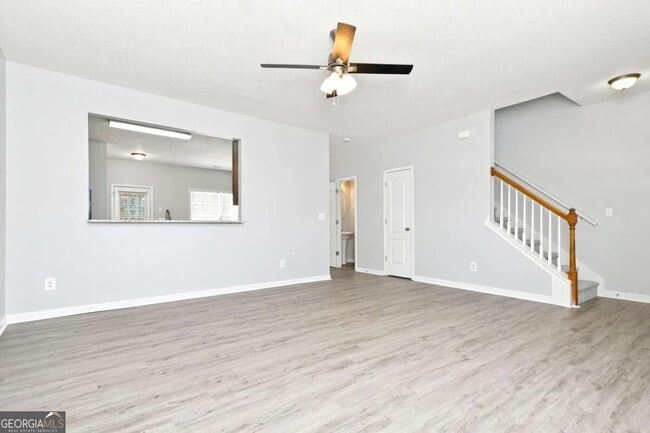 Photo - 8643 Thomas Ln