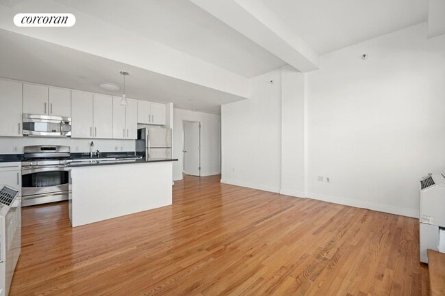 Photo - 181 E 119th St