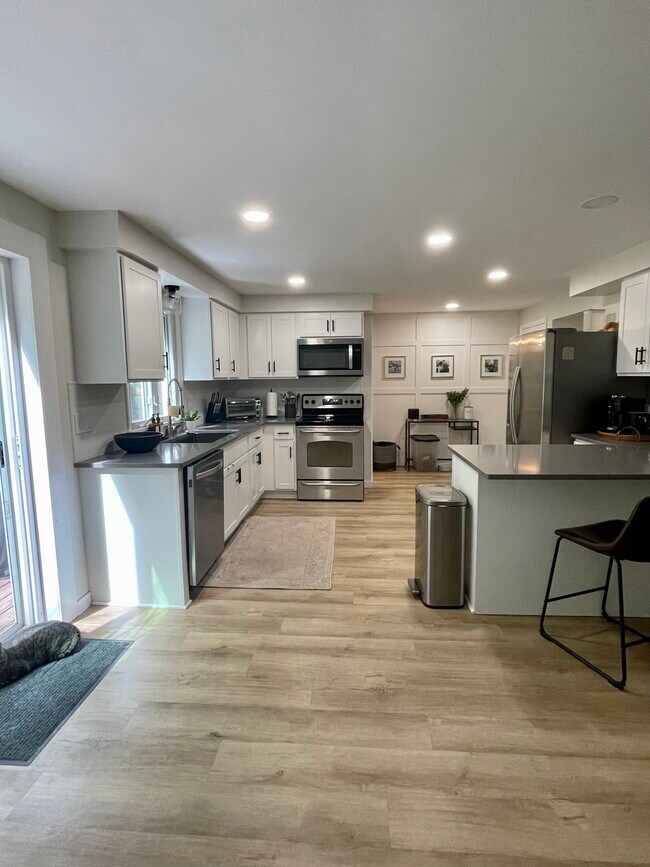 & space for a small kitchen table in the corner - 2591 Buffalo Rd Unidad 1