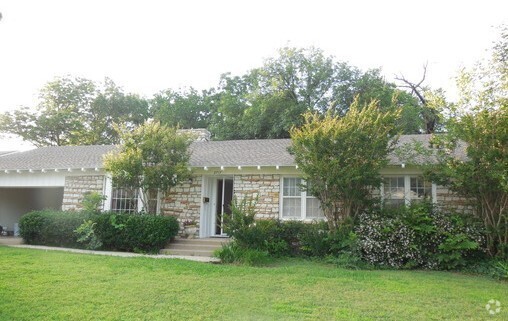 Building Photo - 3 Bed 1 Bath 2 Car in NW Oklahoma City Rob... Rental