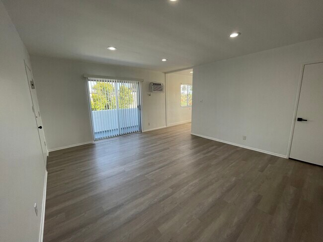 3633 Kelton Ave Unit 3