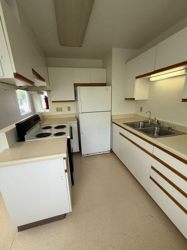 Photo - 2 BD, 1 BA Apartment Nestled Back on a Culd-de-Sac Unidad 4008 #28