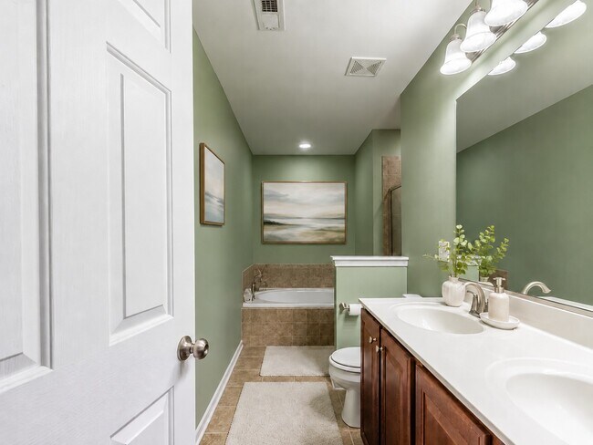 Photo - Spacious Williamsburg Living in Liberty Crossing