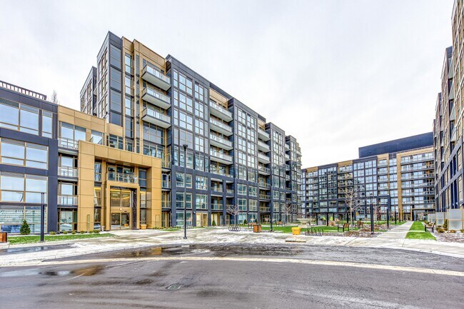 Photo - 2333-2333 Khalsa Gate