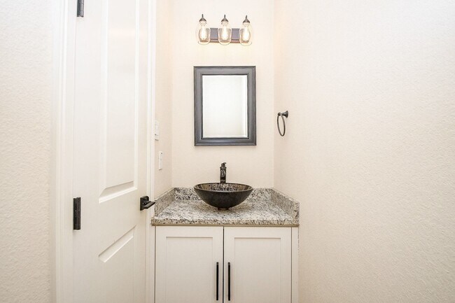 Photo - 710 Stanford St Unit B