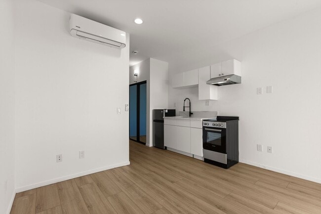 Aqua Courtyard Suites