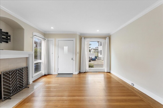 Photo - 1434 Paru St