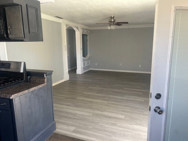 Photo - 1509 Greentree Ln