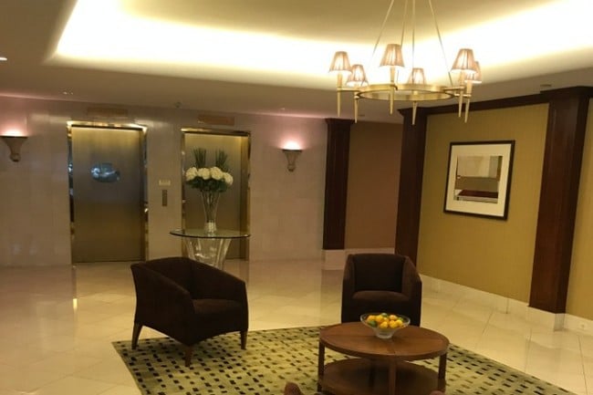 vestíbulo - 5000 Battery Ln Unidad 201