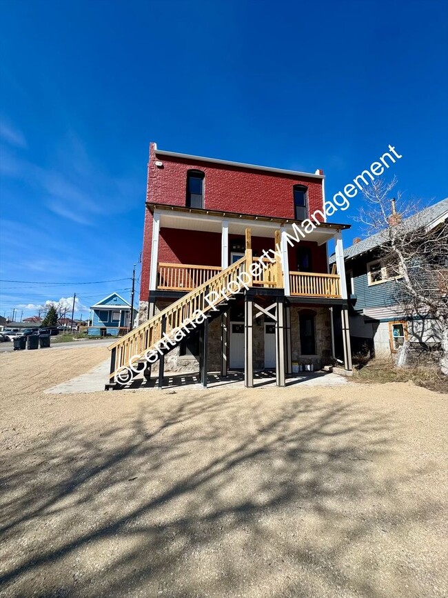 Photo - 614 N Alaska St Unidad Upstairs