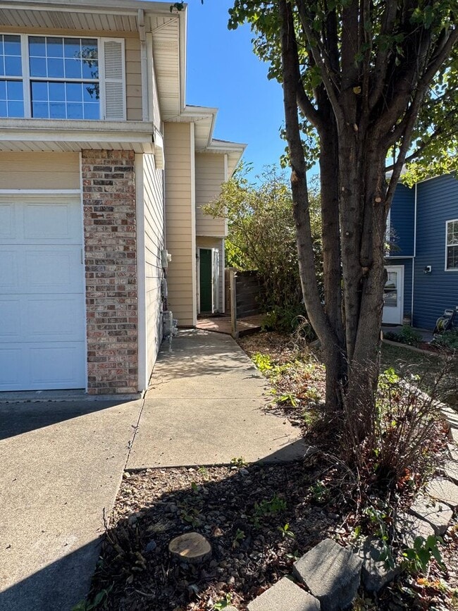 Photo - 3708-3710 Prescott Dr Unit 3710