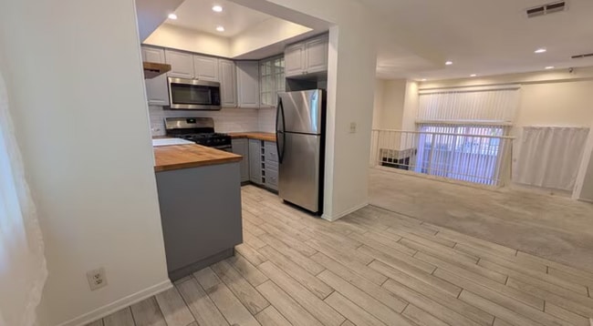 Photo - 7320 Balboa Blvd