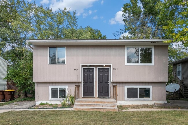 Photo - 4434 E Willoughby Rd