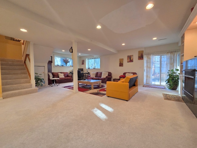 Photo - 1025 Rosewood Dr