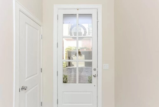 Photo - 5309 Blossom St