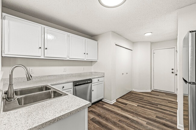 Photo - 1316 Freemont Ln